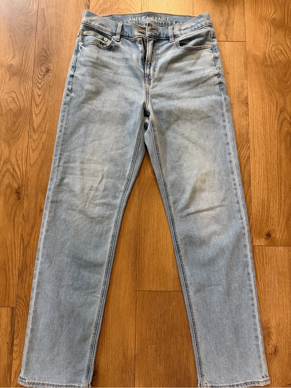 American Eagle Outfitters women’s Light Blue Straight Jeans